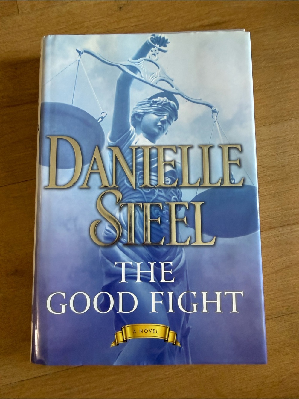 📚3 for $12📚 Danielle Steel "The Good Fight" Hardcover - Blue & Gold Cover